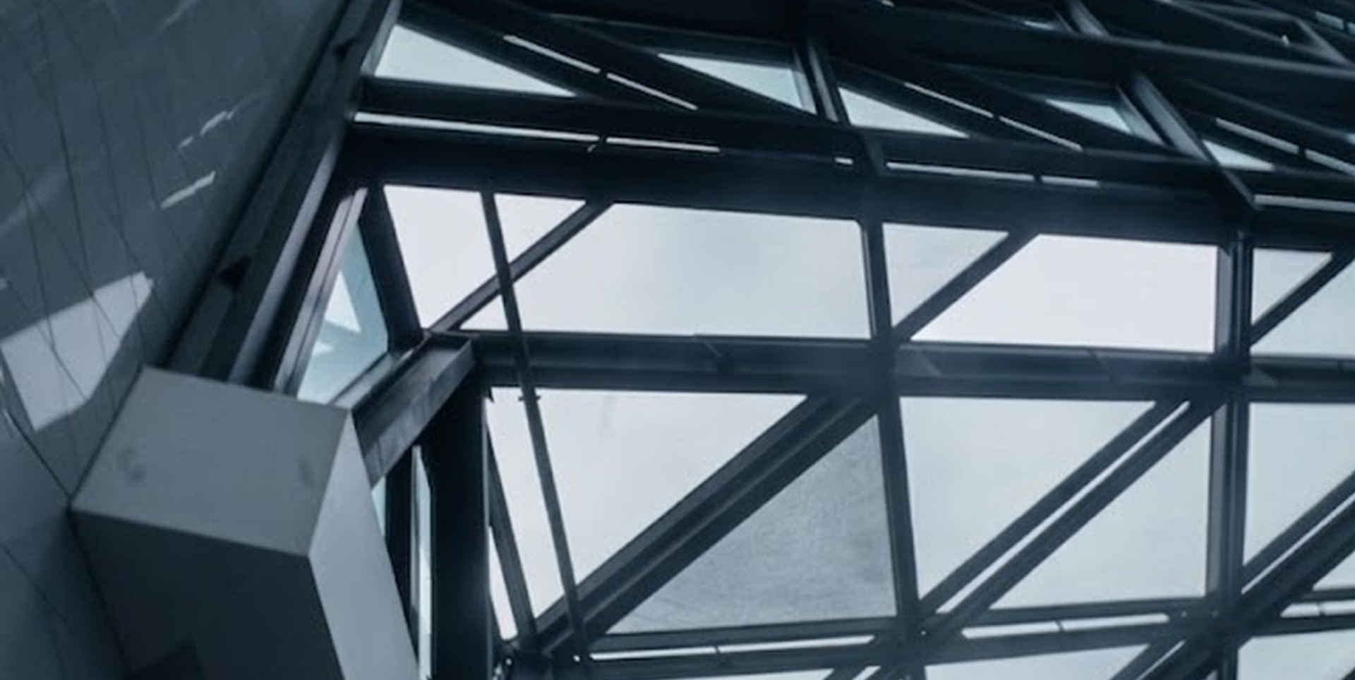 What must an activity (business) plan contain to obtain a financial license in Lithuania - and what the Bank of Lithuania may asse
